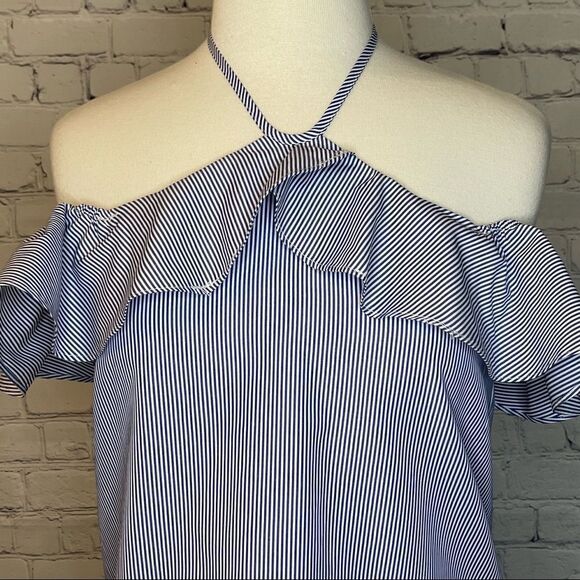 Cold Shoulder Top - Picture 2 of 7